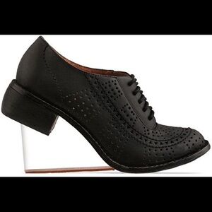 ISO. Jeffrey Campbell Upend. Dream shoe!!! Have been searching for 10 years.